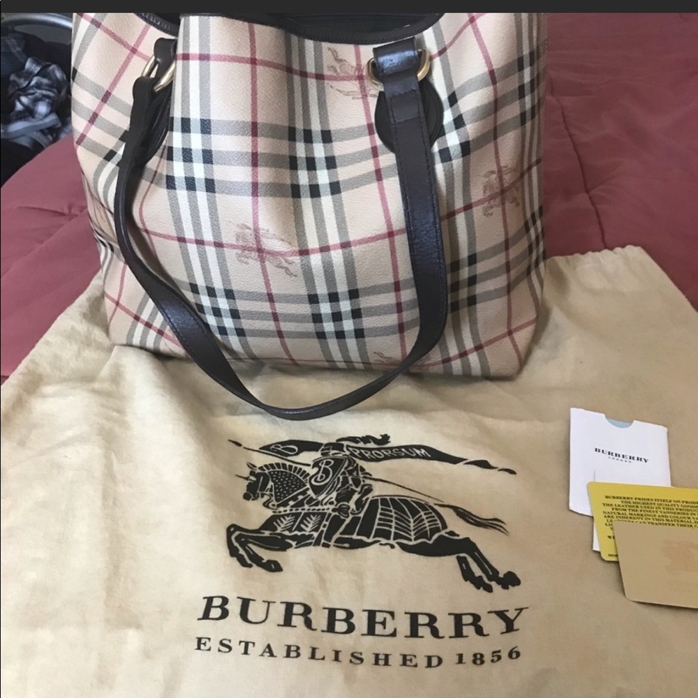 Large Burberry tote - Picture 2 of 8